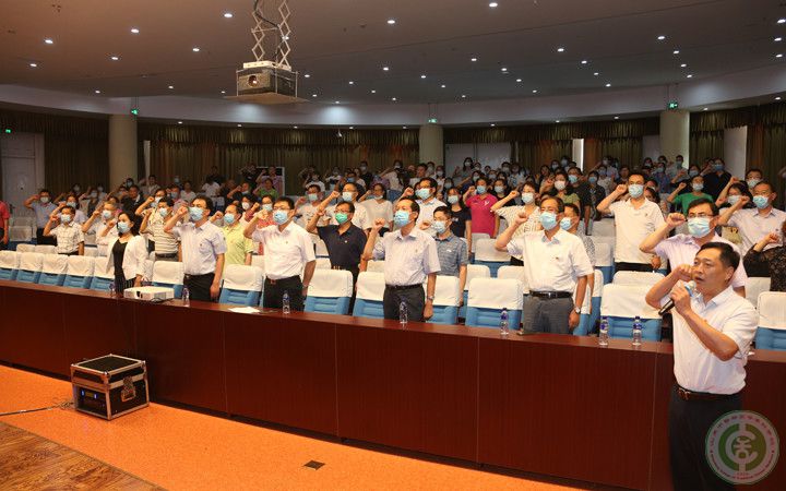 7.1建党节宣誓.jpg